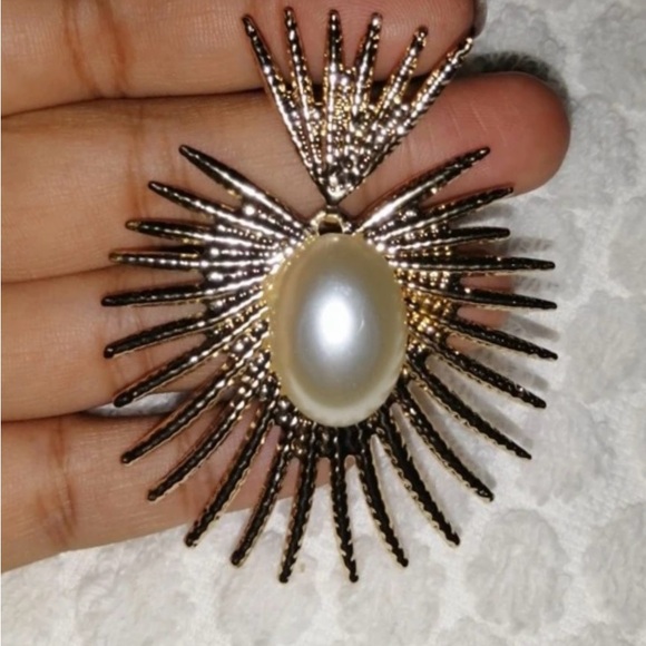 Zara Radiance Large Pearl Heart Crown Sunburst Beam Ray Regal Royal Gold Earring - Picture 12 of 16